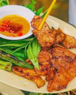 Bánh sữa heo nướng sa tế